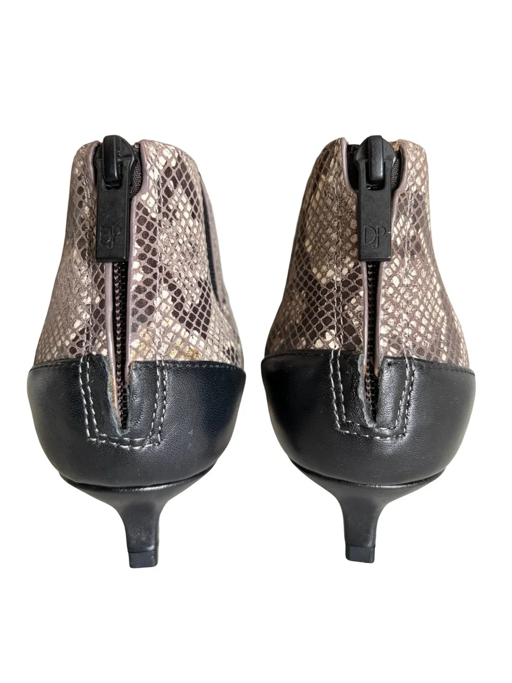 Donald Pliner Dazha Snakeskin Pointed Toe Kitten Heel Booties Size 8